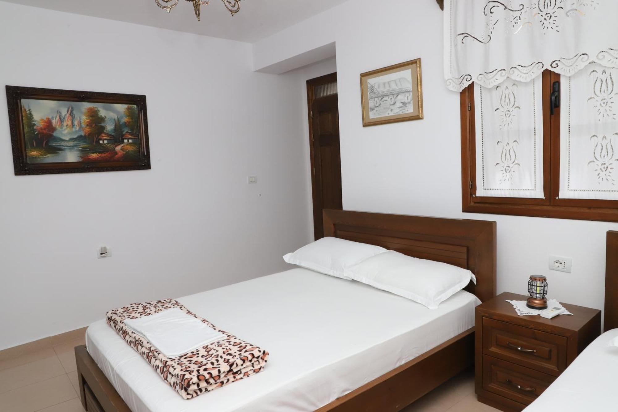 Apartment Altin In Old Town Berat Zewnętrze zdjęcie