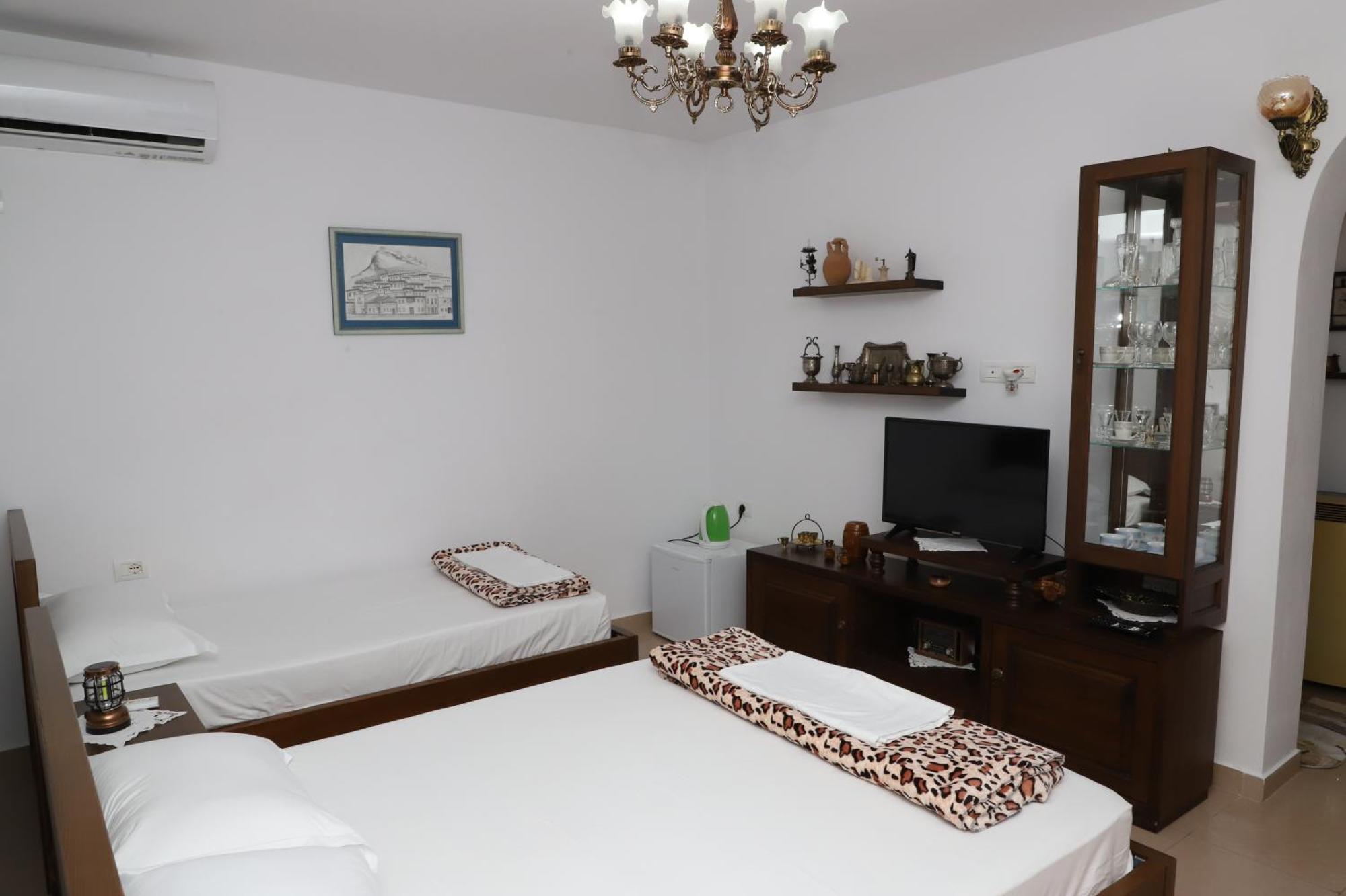 Apartment Altin In Old Town Berat Zewnętrze zdjęcie