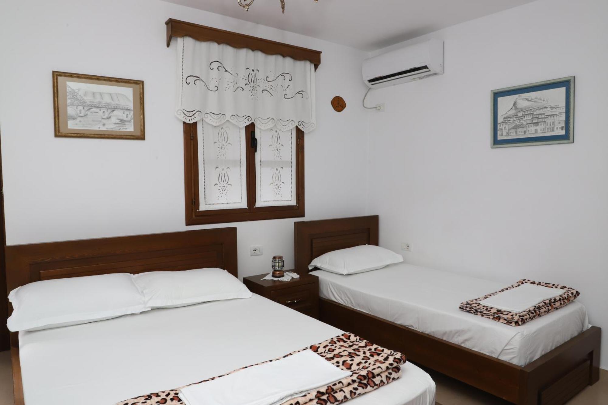 Apartment Altin In Old Town Berat Zewnętrze zdjęcie