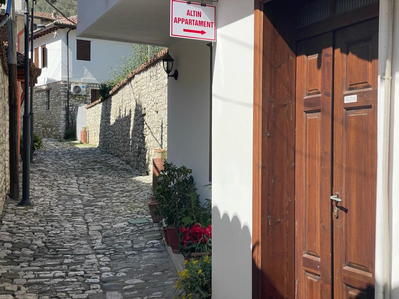 Apartment Altin In Old Town Berat Zewnętrze zdjęcie