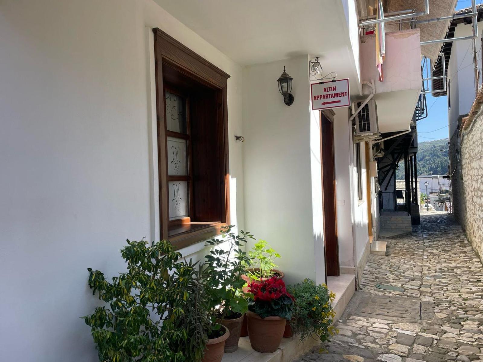 Apartment Altin In Old Town Berat Zewnętrze zdjęcie